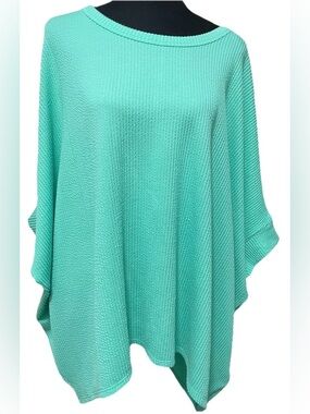 andree by unit  mint green ribbed dolman sleeve top size S/M